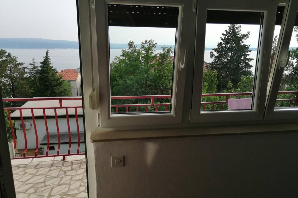 Spacious 2-Room Apartment With Beautiful Sea View Crikvenica Ngoại thất bức ảnh