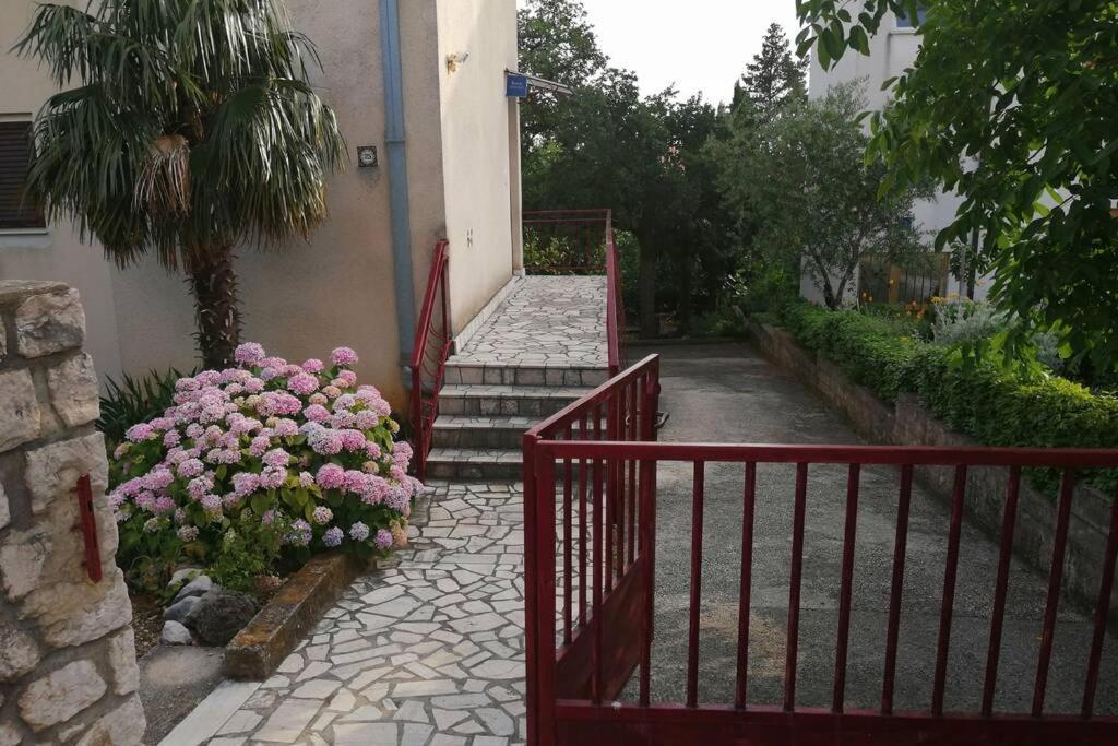 Spacious 2-Room Apartment With Beautiful Sea View Crikvenica Ngoại thất bức ảnh
