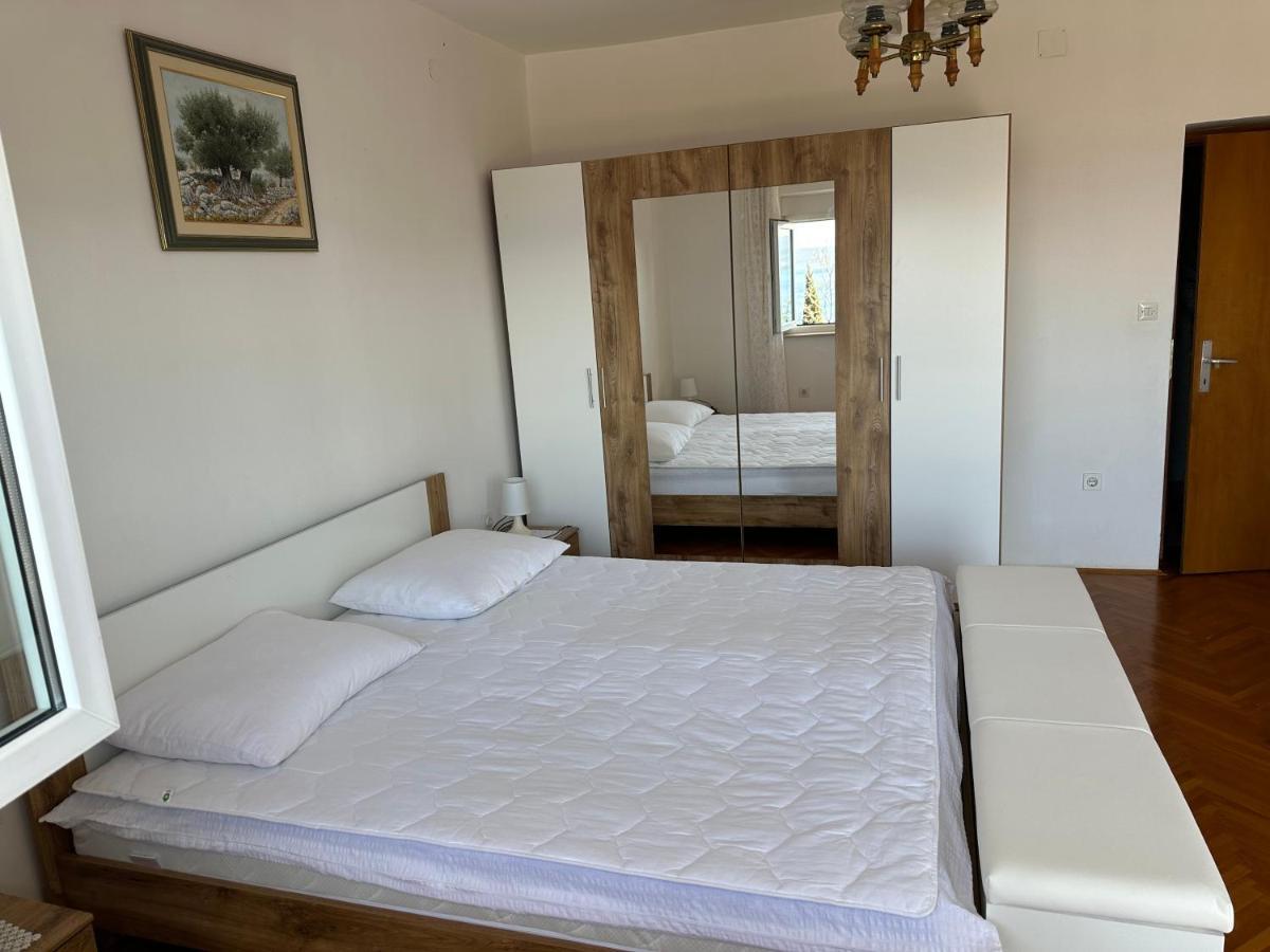 Spacious 2-Room Apartment With Beautiful Sea View Crikvenica Ngoại thất bức ảnh
